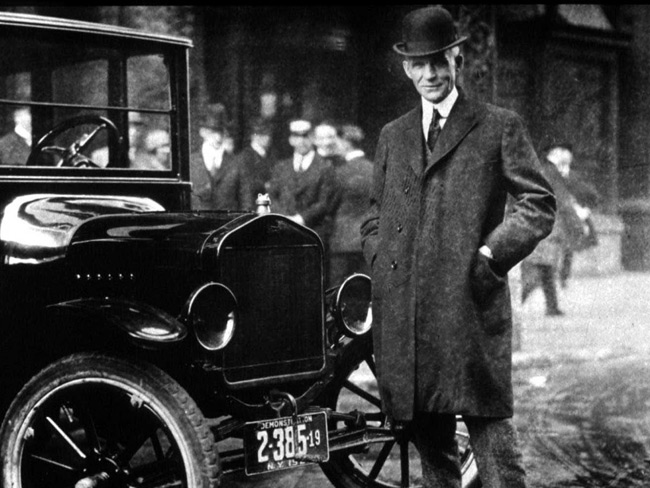 13. Henry Ford rời trang trại gia đình năm 16 tuổi để đến Detroit làm thợ học việc ở 1 xưởng máy móc, chế tạo chiếc ô tô đầu tiên năm 1896 và trở thành người sáng lập công ty Ford Motor. Tài sản ròng của của Ford khoảng 199 tỷ USD &#40;tính theo mệnh giá hiện nay&#41;.