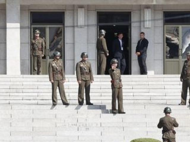 Tình tiết mới vụ lính Triều Tiên bị bắn “40 phát” khi đào tẩu