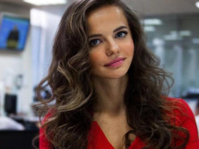 Nữ phát ngôn viên xinh đẹp đến mức gây tranh cãi của Bộ Quốc phòng Nga