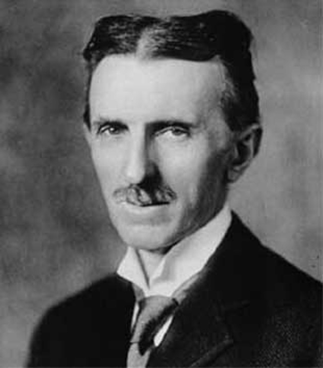 2. Nikola Tesla là một nhà phát minh, nhà vật lý, kỹ sư cơ khí và kỹ sư điện người Mỹ gốc Serb. Ông được ca ngợi là 1 trong những trí tuệ sáng tạo và vĩ đại nhất trong lịch sử nhân loại. Các phát minh, công trình lý thuyết của ông đã làm nên cơ sở của hệ thống phát điện xoay chiều, bao gồm cả hệ thống phân phối điện nhiều pha và động cơ điện xoay chiều, giúp tạo ra Cách mạng công nghiệp lần 2. Ông nổi tiếng là thiên tài lập dị cùng nhiều phát ngôn khác người nên những năm tháng cuối đời bị gọi là “nhà bác học điên”.