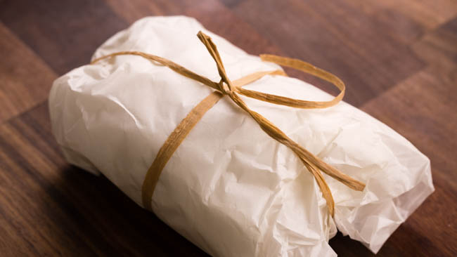 Tuyệt chiêu làm gà nướng muối vàng ươm, thơm phức không cần lò nướng - 4