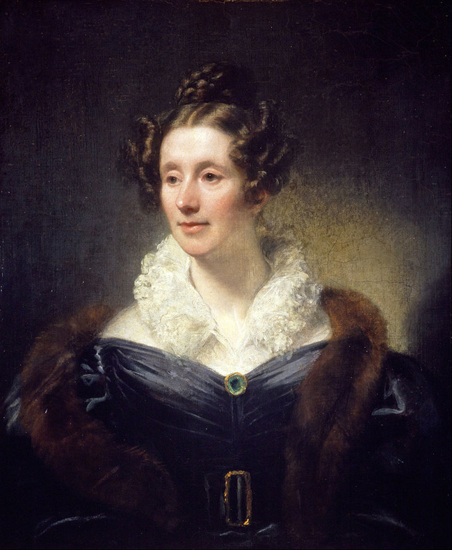 5. Mary Somerville &#40;Scotland, 1780-1872&#41; là 1 trong những nhà khoa học nữ nổi tiếng nhất thế kỷ 19. Từ khi còn nhỏ, bà luôn tò mò về trục tung và trục hoành bởi vậy đã tự học đại số và hình học. Tuy nhiên, những nghiên cứu của Mary vấp phải sự ngăn cản của cha bà và dừng lại sau khi bà kết hôn với 1 đại úy hải quân Nga, năm 104. Sau khi chồng bà qua đời, Mary quyết tâm quay lại tiếp tục theo đuổi đam mê toán học. Sau đó bà bắt đầu nghiên cứu và viết những tác phẩm về thiên văn học, vật lý, hóa học và toán học. Những tác phẩm này được nhiều độc giả đón nhận và khen ngợi vì tính ứng dụng cao của nó.