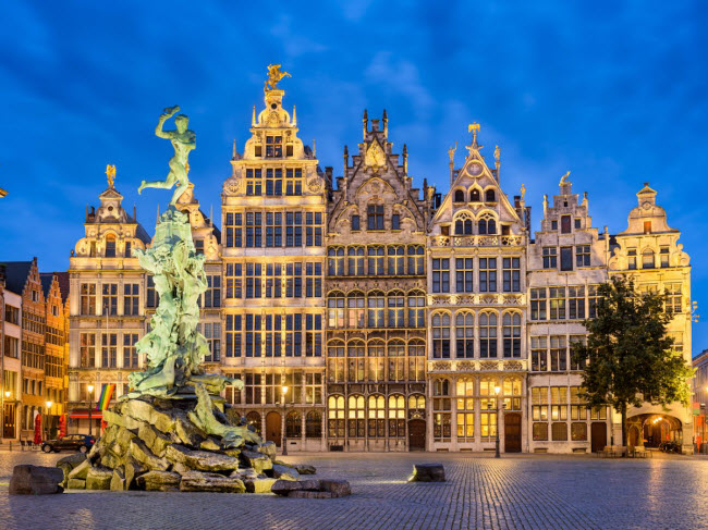 Antwerp, Bỉ: Thành phố này nổi tiếng với các công trình kiến trúc theo phong cách nghệ thuật Barốc và sự kiện Antwerp Barốc 2018 sẽ được tổ chức tại đây, với nhiều hoạt động từ diễu hành cho tới triển lãm và trình diễn âm nhạc.