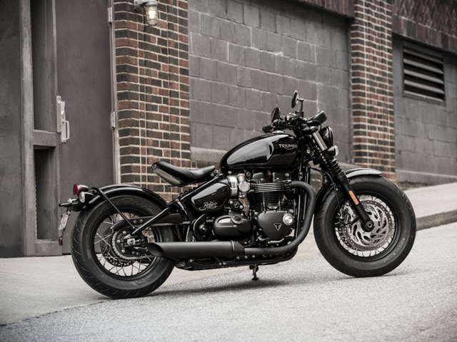 Triumph Bonneville Bobber Black sẽ có giá từ 353 triệu đồng