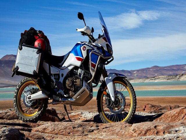 2018 Honda AT Adventure Sports: Chiến mã du xuân hoàn hảo