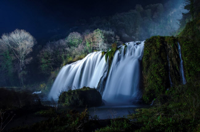 Thách Cascata delle Marmore thực chất là thác nước nhân tạo cao nhất Italia.