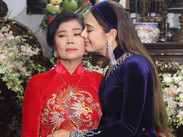 Mẹ Lâm Khánh Chi xúc động dặn dò con gái khi trao của hồi môn
