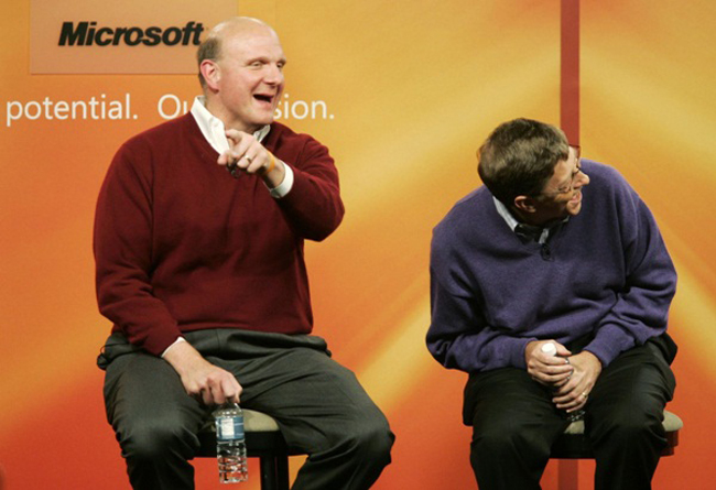 Jobs đánh giá rất cao năng lực quản lý của Bill Gates. Khi Steve Ballmer thay thế Bill Gates ở vị trí CEO năm 2000. &#34;Họ rõ ràng đã thất bại từ khâu quản lý. Tôi nghĩ rằng sẽ không có gì thay đổi tại Microsoft nếu Ballmer vẫn còn giữ chức CEO&#34;.