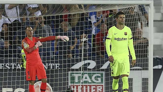 Barca rối loạn: Cực sốc Messi và bạn thân Pique không nhìn mặt nhau - 1
