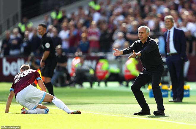 MU - Valencia: Mourinho quyết giữ ghế & dấu hỏi “phản đồ” Pogba - Sanchez - 1