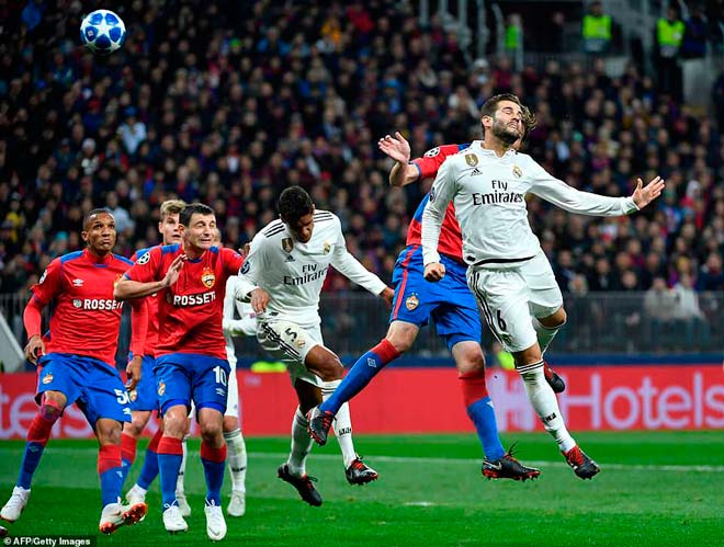 Real Madrid 3 trận 0 bàn thắng: Nội bộ hỗn loạn vì Ronaldo - 1