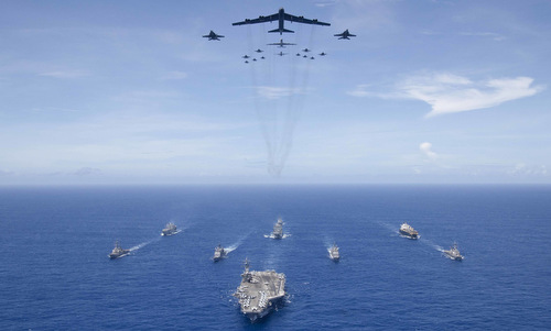 Hải quân Mỹ sắp điều hàng loạt tàu chiến, máy bay “dằn mặt&#34; TQ? - 1