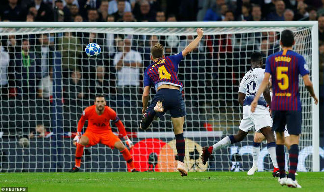 Messi che mờ Kane kéo sập Wembley: Tưng bừng mốc 300 bàn thắng - 3