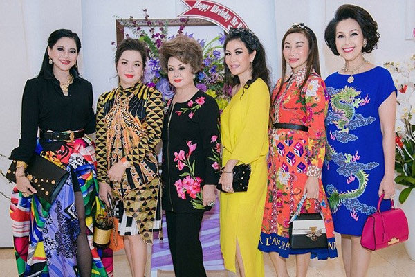 Phong độ rạng ngời đón tuổi mới của "ông hoàng nhạc Việt" - 8