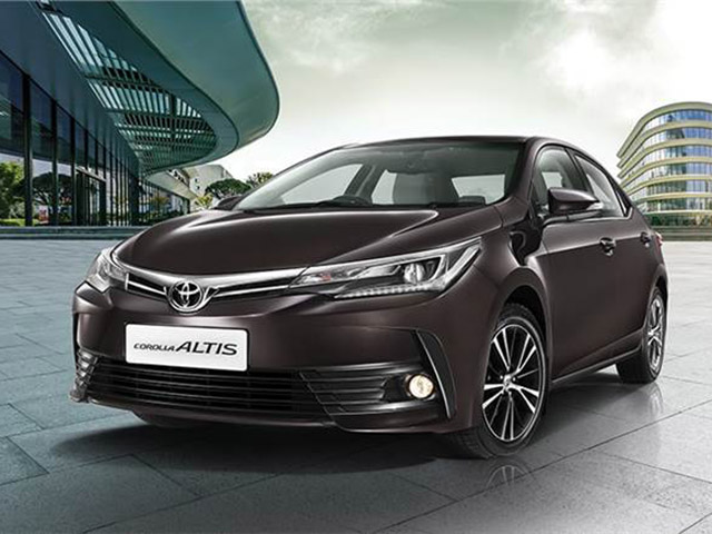 Toyota Việt Nam nâng cấp Corolla Altis 2018: Bổ sung thêm Cruise Control, nút khởi động