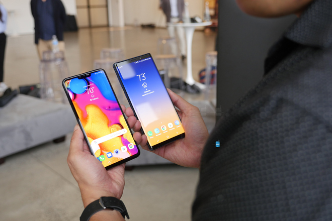 LG V40 ThinQ và Galaxy Note 9 so tài cao thấp - 4