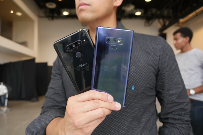 LG V40 ThinQ và Galaxy Note 9 so tài cao thấp - 6