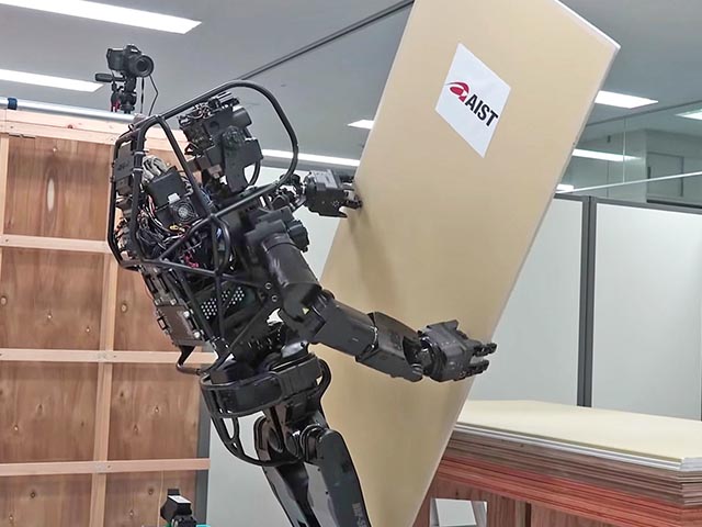 Nhật Bản thử nghiệm robot giống người có khả năng xây nhà cực chính xác
