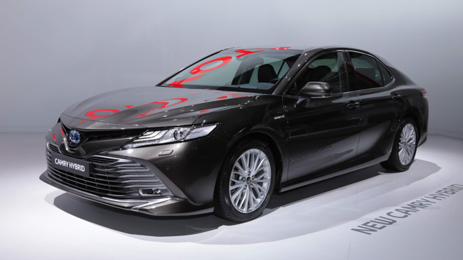 Toyota Camry Hybrid trở lại Châu Âu sau 14 năm vắng bóng - 1