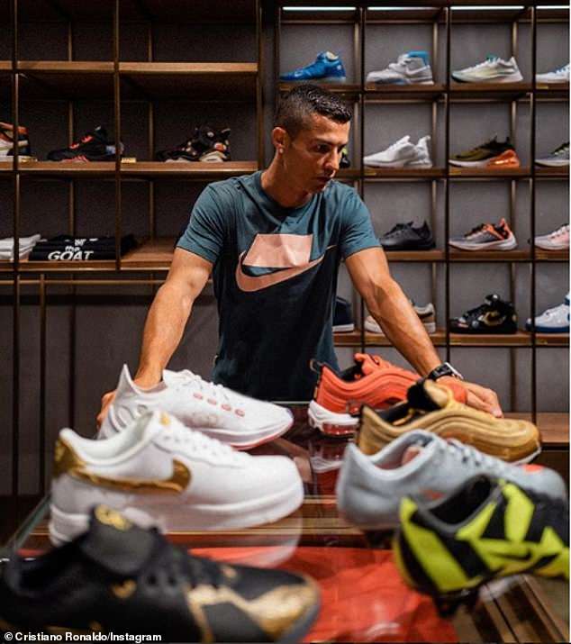 CR7 có thể mất hợp đồng 1 tỷ đô với hãng giày Nike - 1