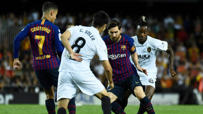 Valencia - Barcelona: Gian nan khởi đầu cần siêu sao giải cứu - 1