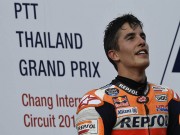 Thể thao - Đua xe MotoGP: Bị tấn công dồn dập, &quot;Hoàng tử&quot; vẫn ghi dấu lịch sử