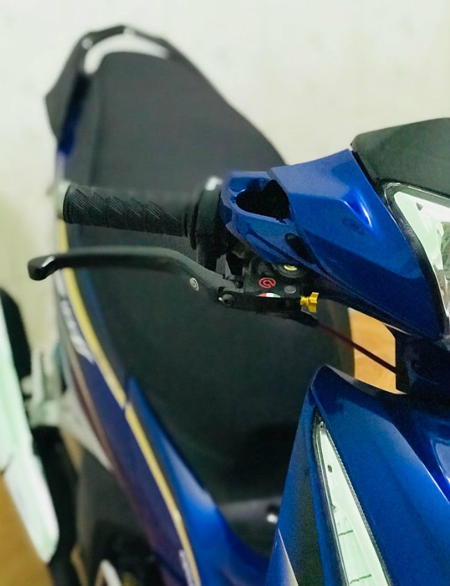 Trong đó nguyên tay phanh Brembo Rossi đã có giá 37 triệu VNĐ.