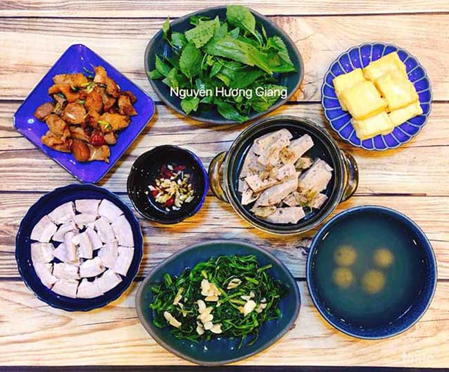 Chị Nguyễn Hương Giang (Hà Nội) vẫn có nhiều thời gian để vào bếp nấu ra rất nhiều món ngon cho cả nhà thưởng thức.