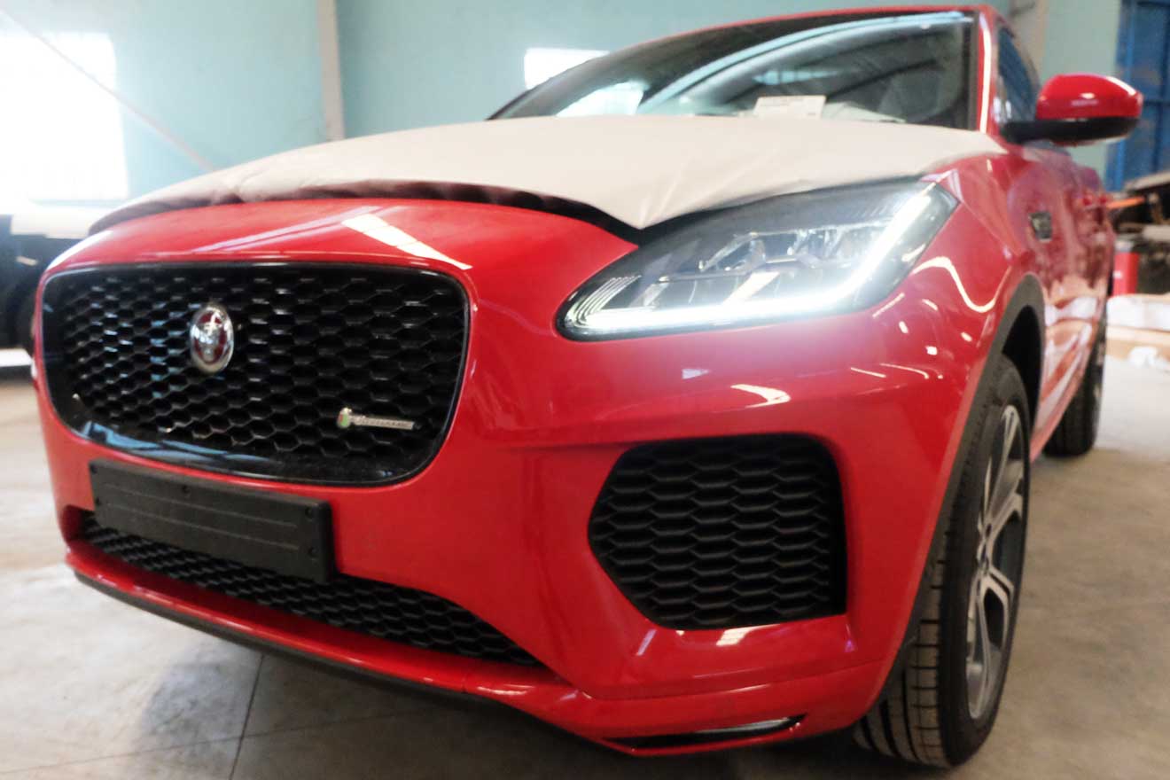 Jaguar E-Pace đã có mặt tại Việt Nam, chuẩn bị cho sự kiện ra mắt - 2