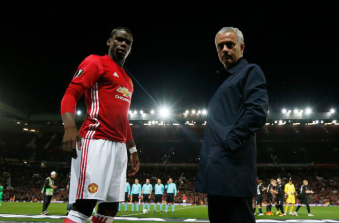 Tiết lộ &#34;thâm cung&#34; MU: Pogba hóa người hùng cứu ghế Mourinho - 2