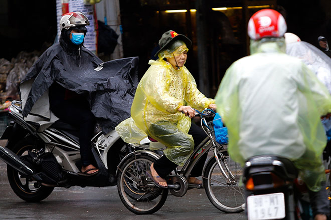 Ảnh: Hà Nội &#34;đẹp lạ&#34; trong ngày gió lạnh đầu mùa tràn về - 11