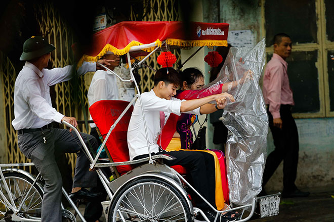 Ảnh: Hà Nội &#34;đẹp lạ&#34; trong ngày gió lạnh đầu mùa tràn về - 13