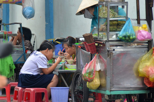 Phạt nặng để chống thực phẩm bẩn - 1