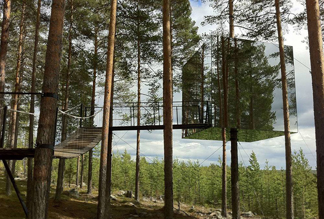Treehotel: Hưởng thụ kỳ nghỉ trong một ngôi nhà trên cây dường như là một ý tưởng hấp dẫn mà ngành du lịch hiện đang kiếm tiền. Treehotel nằm trong rừng thông của Harads ở Thụy Điển là một bộ sưu tập gồm bảy phòng cây độc đáo.