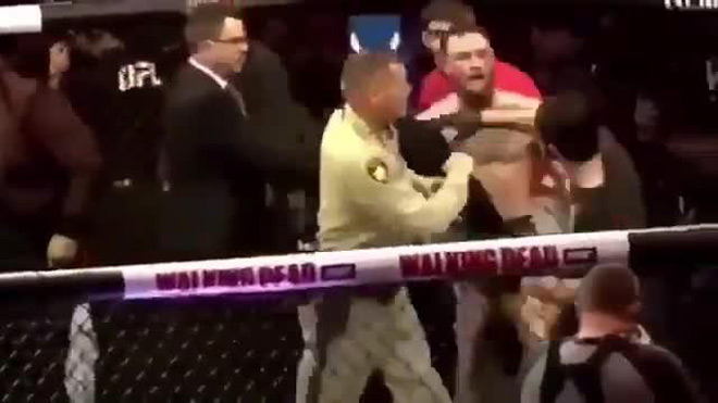 Choáng: McGregor thở không ra hơi vẫn đấm vỡ mặt 3 &#34;người nhà&#34; Khabib - 2