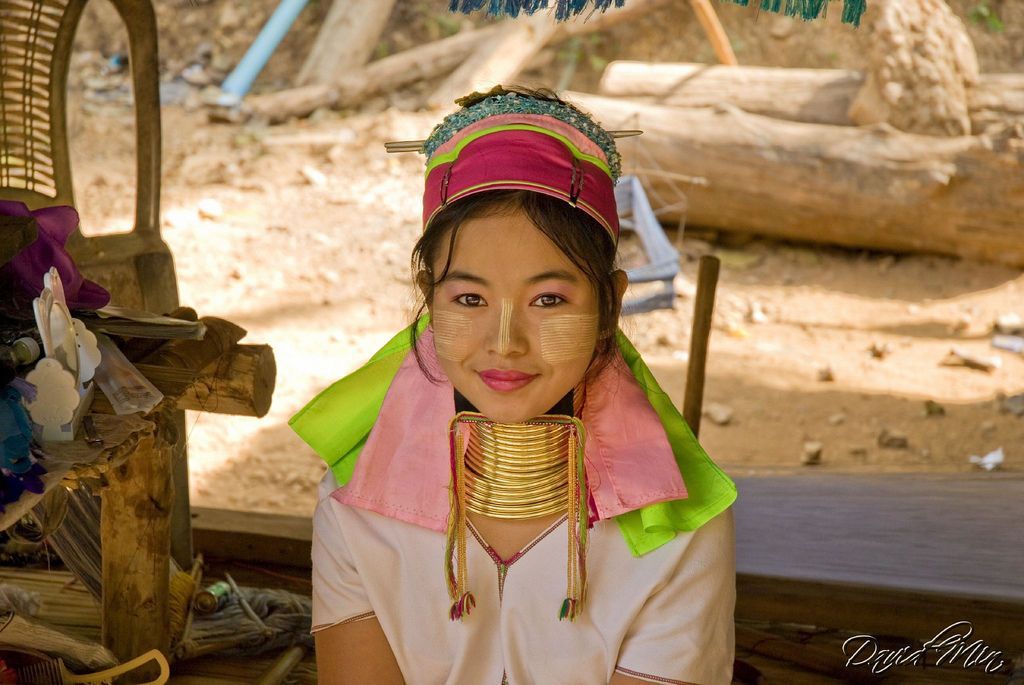 Đất nước của những 'mỹ nhân hươu cao cổ' - 2