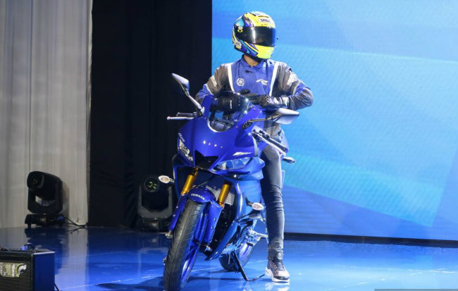 Kết nối với sự kiện kỷ niệm 20 năm ngày ra mắt Yamaha YZF-R1, Yamaha Nhật Bản đã trình diện Yamaha YZF-R25 và YZF-R3. Trong đó YZF-R3 nhằm tới thị trường châu Âu, Mỹ và các thị trường khác, còn YZF-R25 dành cho thị trường Malaysia.