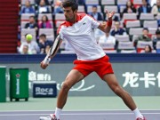 Thể thao - Djokovic tỉnh đòn cài bẫy trái tay đẳng cấp, Zverev cay cú thành gã hề