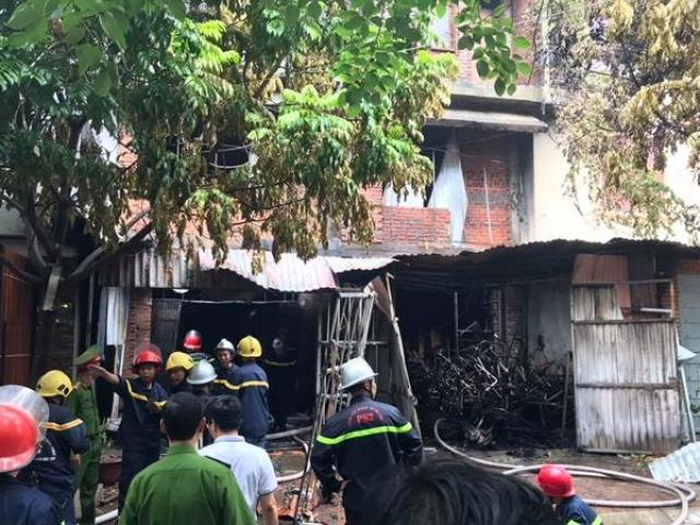 Một người tử vong trong vụ cháy xưởng ghế ở Hà Nội