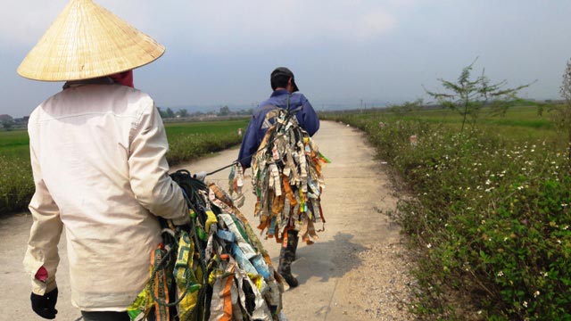 Vượt hàng trăm km &#34;hốt&#34; bạc triệu mỗi ngày nhờ nghề săn &#34;tôm bay&#34; - 3