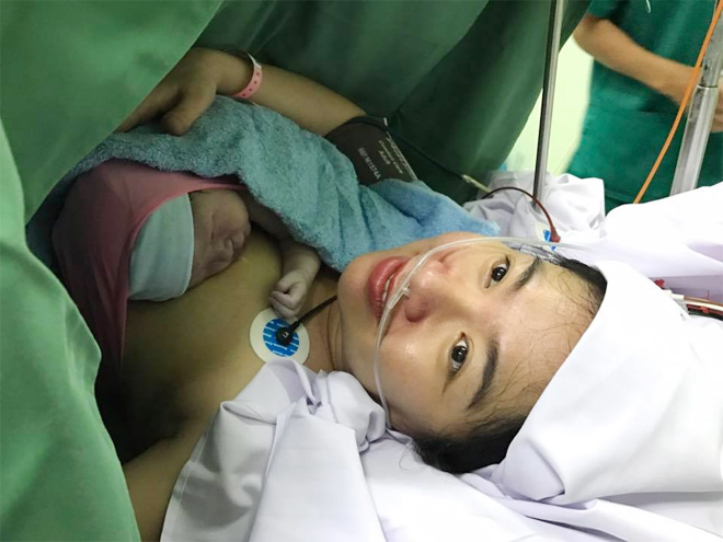 Lê Khánh hạnh phúc sinh con trai đầu lòng ở tuổi 37 - 1