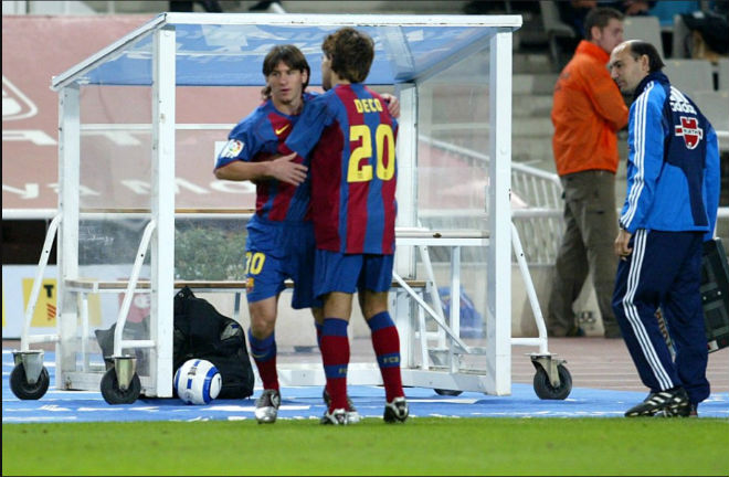 14 năm Messi ra mắt Barca: Thiên tài lộ diện, thế giới ngả nghiêng - 1