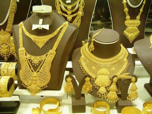 Giá vàng hôm nay 19/10: Tiền bỏ chạy khỏi chứng khoán, vàng tăng mạnh - 1
