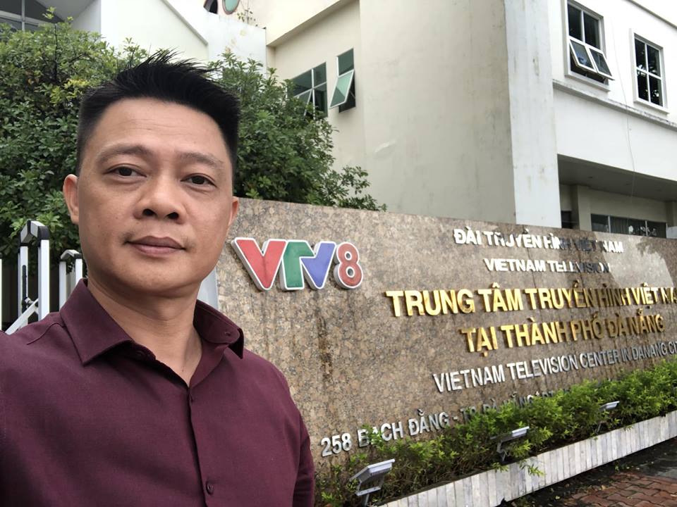 BTV Trần Quang Minh khóc chia tay VTV6 để vào Đà Nẵng - 5