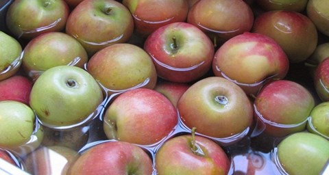 Hai cách rửa táo chuẩn khoa học có thể loại bỏ thuốc trừ sâu ngoài vỏ - 1