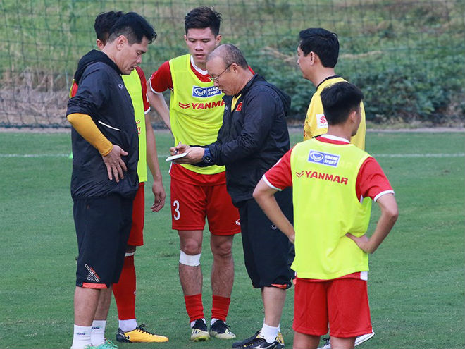 Đội tuyển quốc gia không chỉ là lứa U-23 - 1