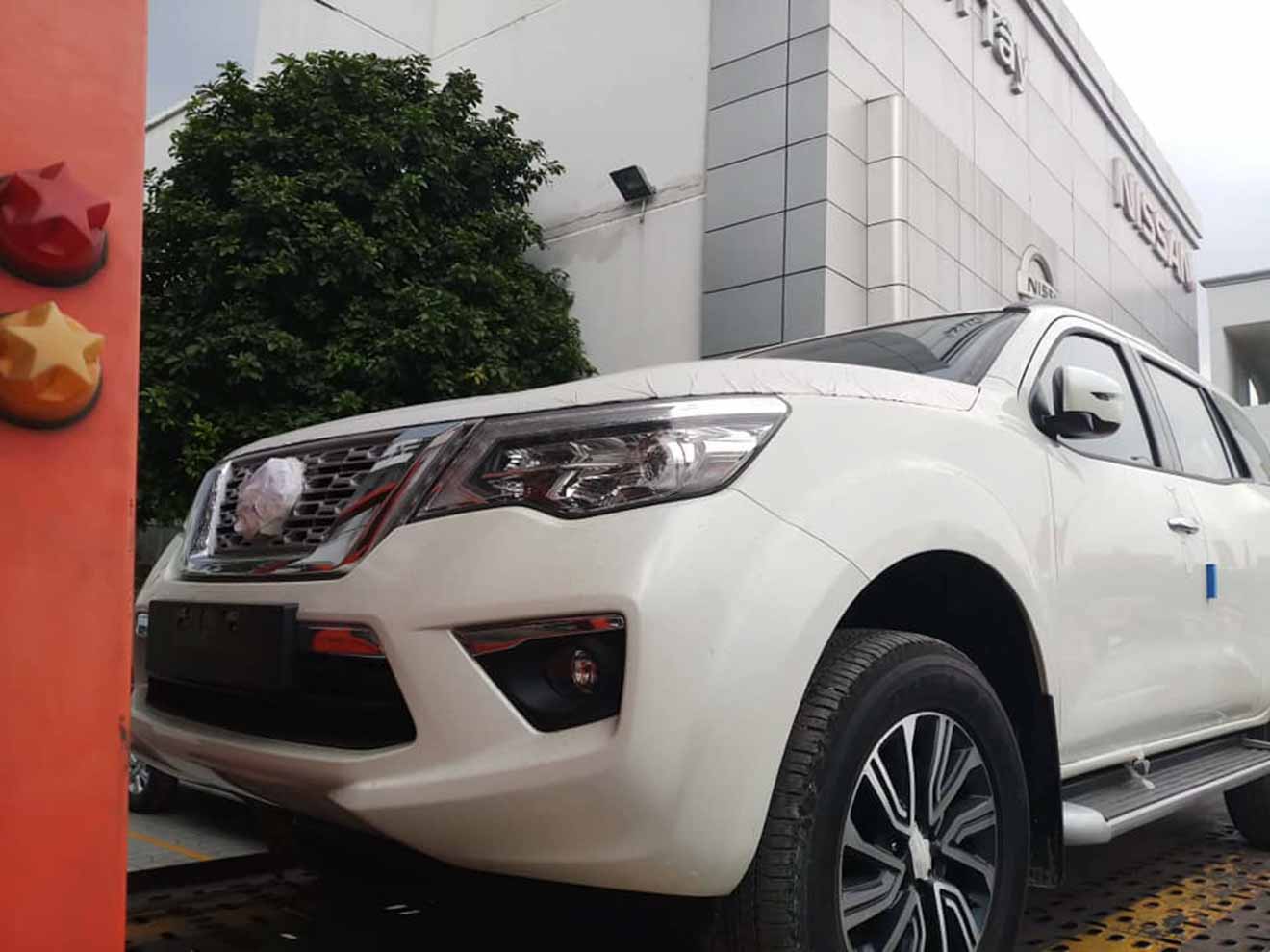 Nissan Terra về đến Việt Nam, chuẩn bị cho triển lãm VMS 2018 - 4