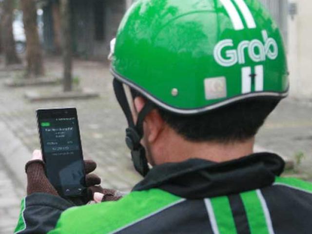 Tài xế GrabBike bị cướp đâm đứt cuống họng lúc rạng sáng