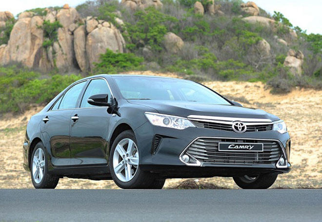 Giá xe Toyota Camry 2018 cập nhật mới nhất tháng 10/2018 - 3