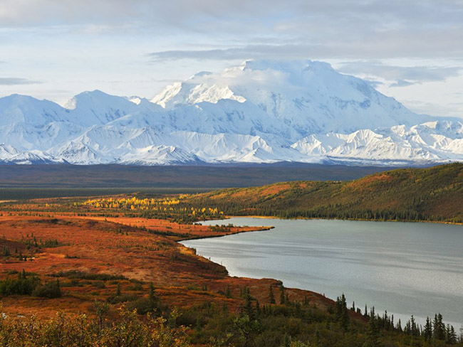 Denali, Công viên quốc gia và bảo tồn Denali, Alaska: Denali có nghĩa là &#34;người vĩ đại&#34; trong ngôn ngữ của người Koyukon Athabascan. Ở độ cao 20.310 feet, Denali là ngọn núi cao nhất ở Bắc Mỹ.